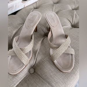 Eric Javits- Gold Woven- Sandals- Sz 7 1/2N